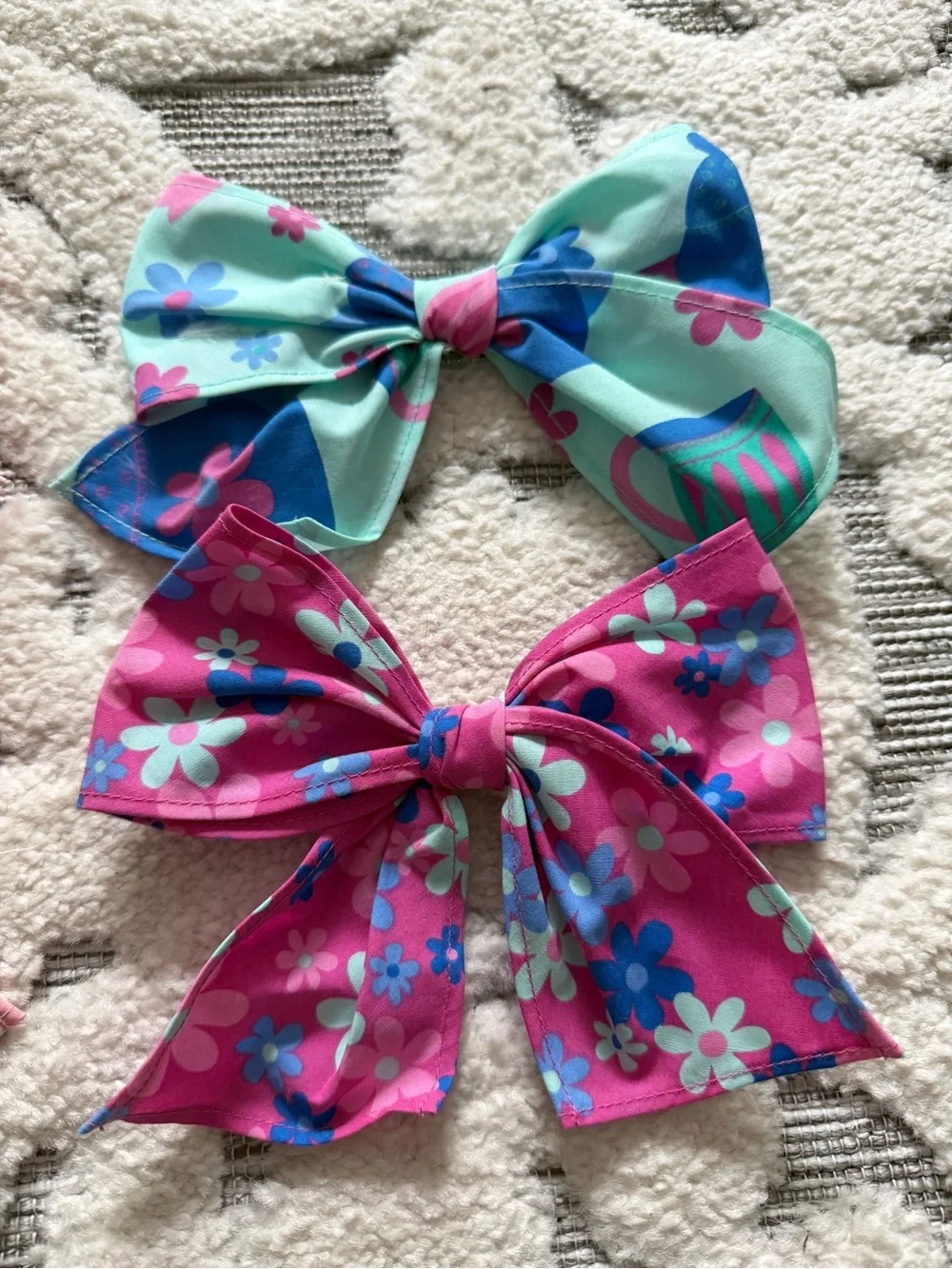Lot of 4 Eleanor Rose Kids Floral fabric Bow Hair Clips - Pink, swan EUC